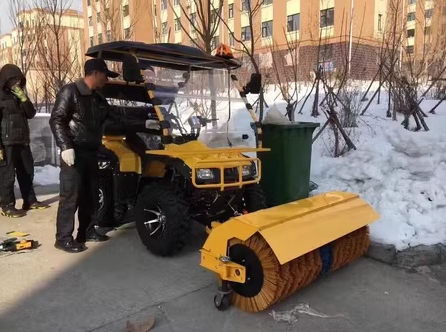 駕駛式掃雪機